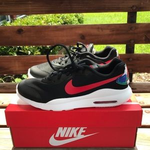 Nike Air Max Oketo Size 6